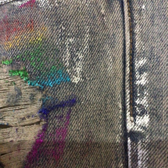 NWT Crazy 3D Embroidered Flowers beautiful jeans! - Picture 6 of 16